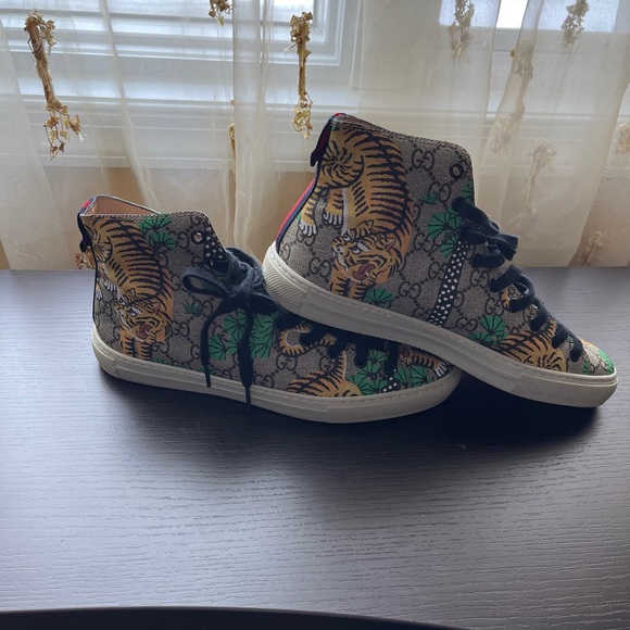 Gucci sneakers size 6.5 mens. European size 39 - Picture 2 of 4